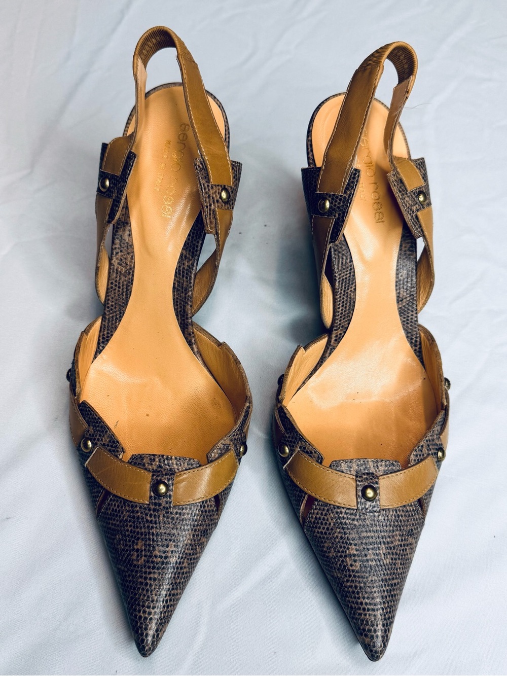 Sergio Rossi Point Toe Kitten Heel Heels made in Italy 38.5 - 8.5